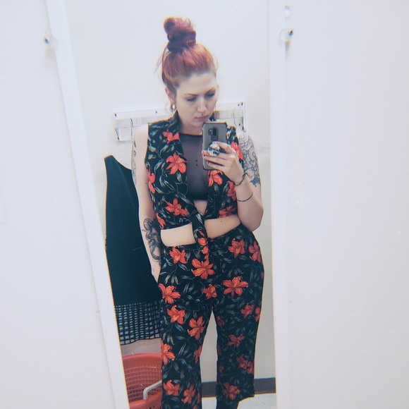 Meet the Posher - Picture 2 of 2